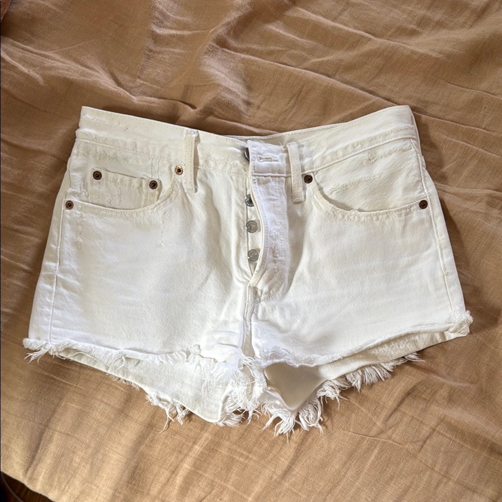 Levi’s White Denim Frayed Hem Women's Shorts